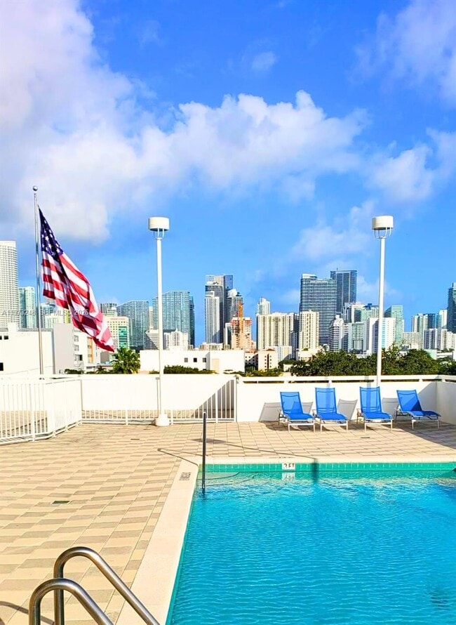 Building Photo - 900 SW 8th St