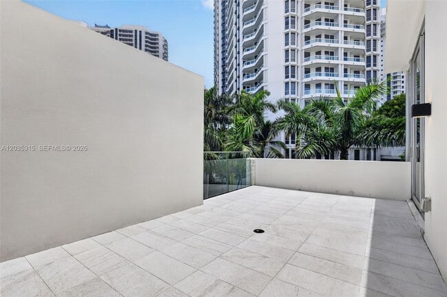 Building Photo - 3750 Yacht Club Dr