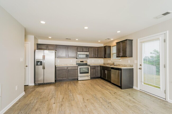 Building Photo - 2500 Guildhall Ln