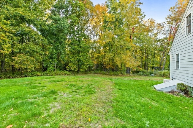 Building Photo - 66 Mann Lot Rd