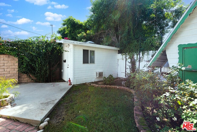 Building Photo - 14842 Morrison St