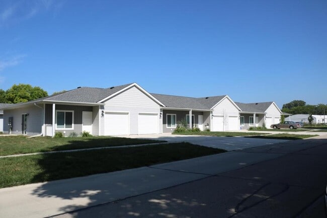 Building Photo - 480 Division St