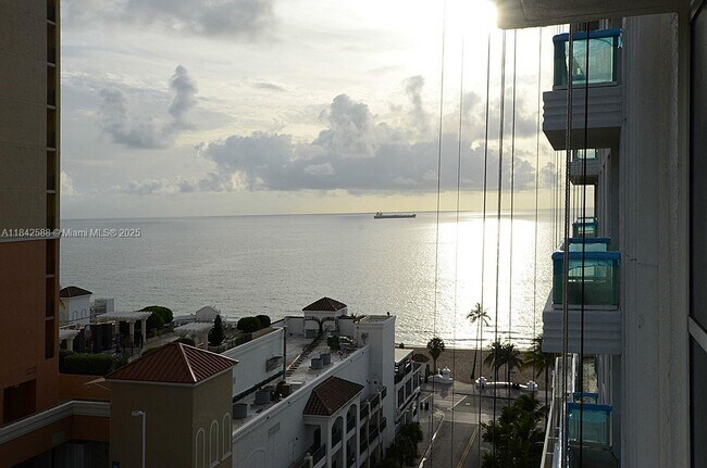 Building Photo - 101 S Fort Lauderdale Beach Blvd