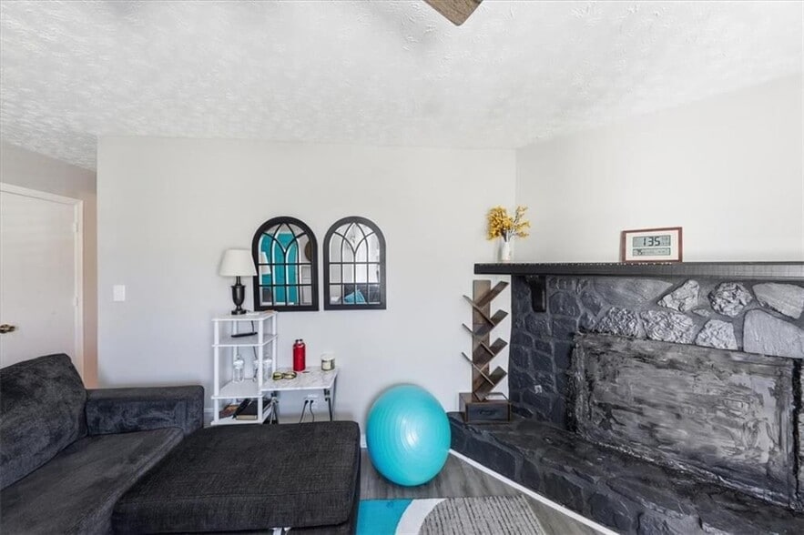 Building Photo - 3682 Stephanie Ct