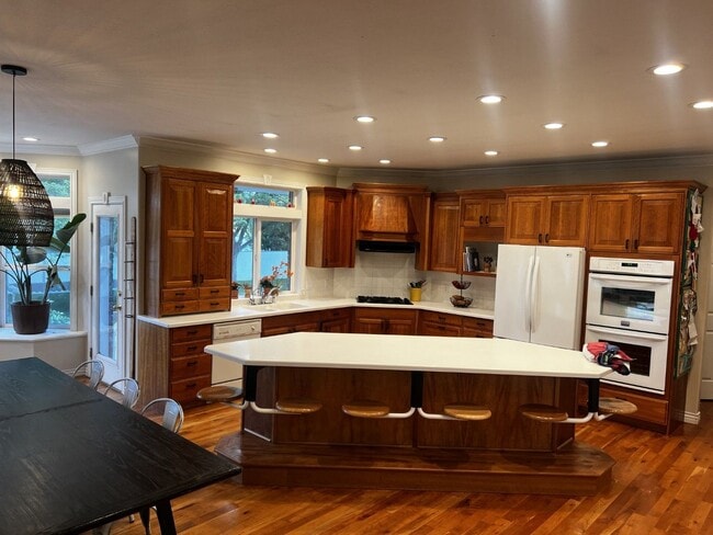 Building Photo - Lovely Home Located In Roy Utah