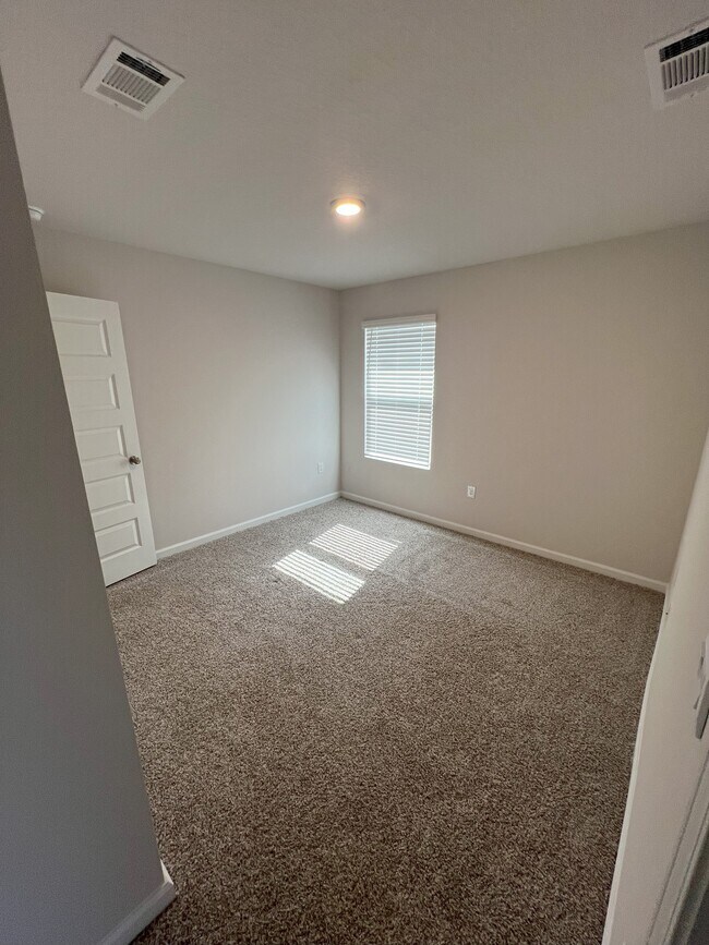 Building Photo - 4396 Winged Elm Ct