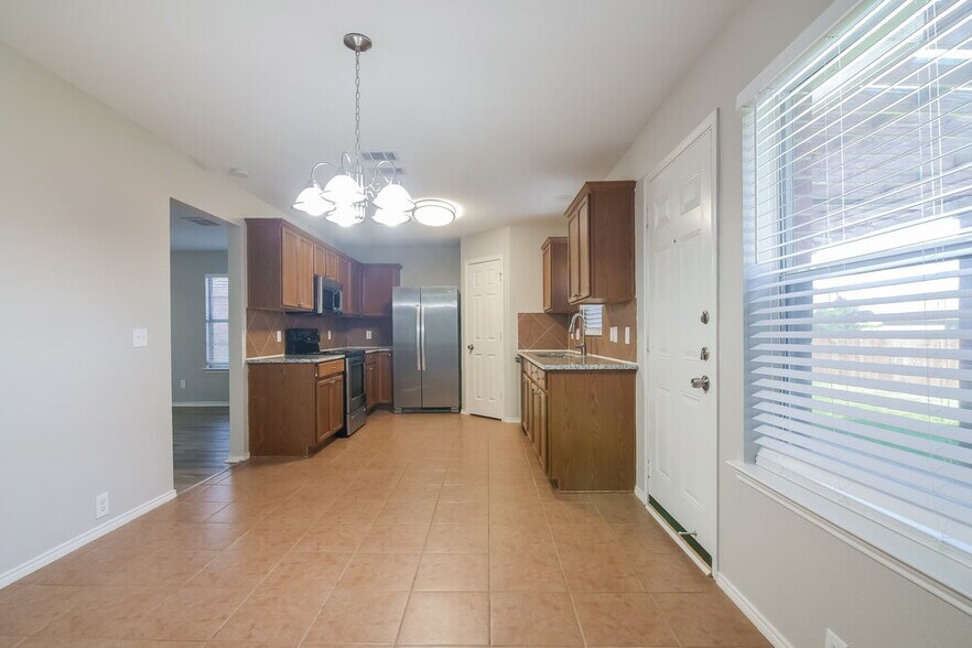 Building Photo - 1006 Zachary Dr