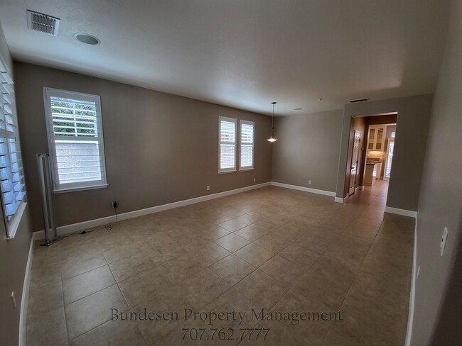 Building Photo - 1727 Southgate Dr