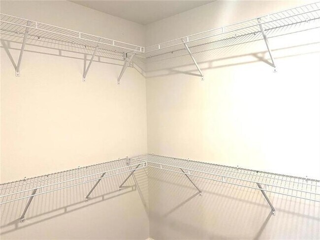 Building Photo - 168 Parkwood Dr