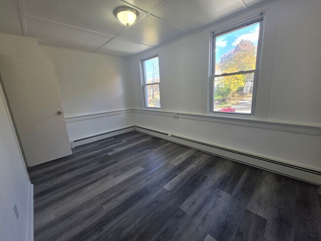 Building Photo - 2 bedroom apartment building - Poughkeepsie