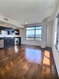 Building Photo - Gorgeous 2 Bedroom/2 Bathroom Condo for Rent at The 88 on the 17th Floor