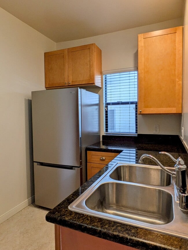Building Photo - 420 N Spaulding Ave