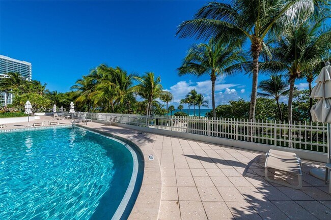 Building Photo - 10205 Collins Ave