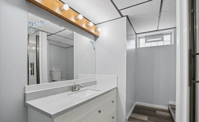 Building Photo - Updated Hillview Home! 3BR/2BA with Basement!