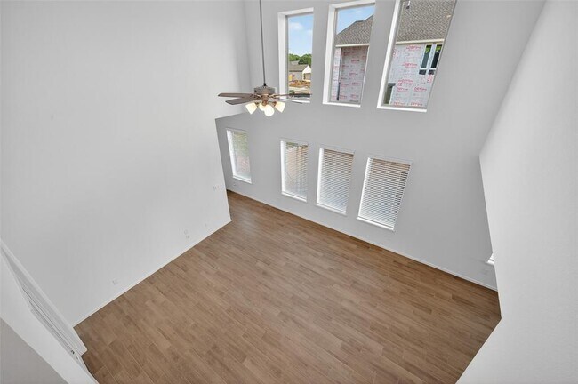 Building Photo - 10730 Aquila Star Dr