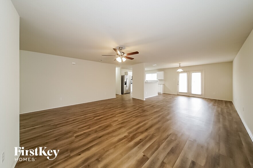 Building Photo - 2136 Benning Way