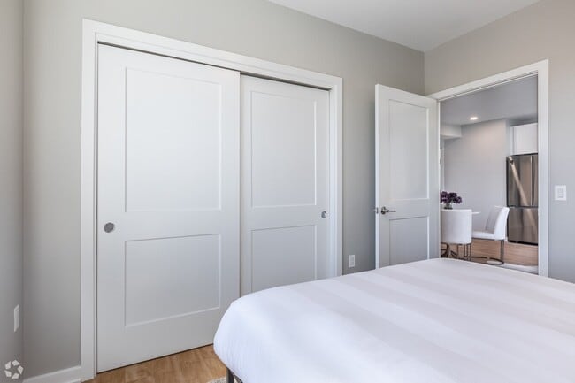 Building Photo - 2210 Wisconsin Ave NW