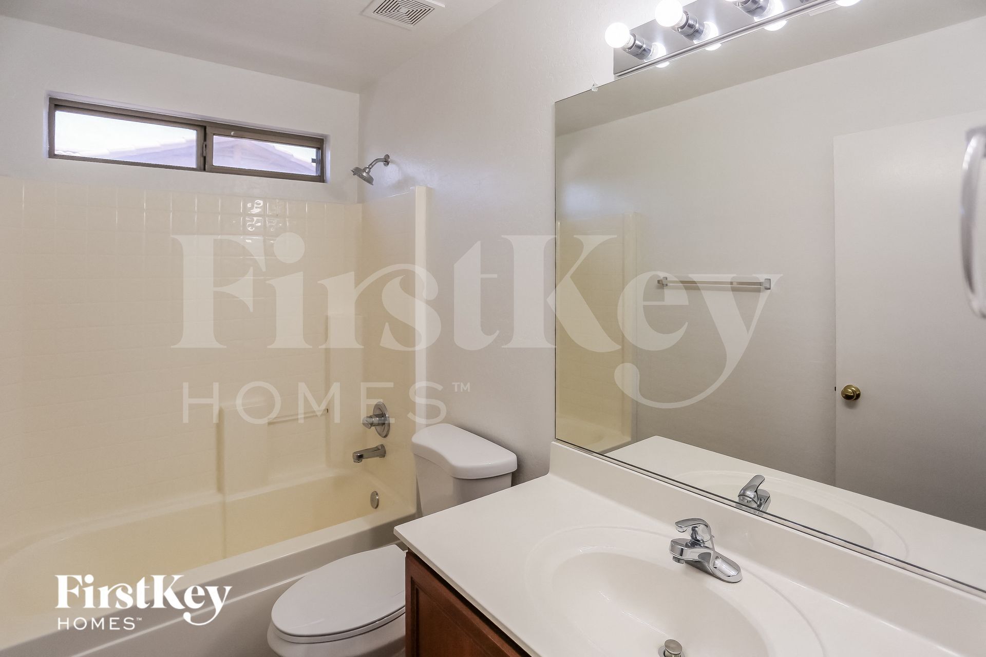 Building Photo - 15874 W Mohave St