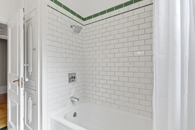 Building Photo - 501-503 Mandana Blvd