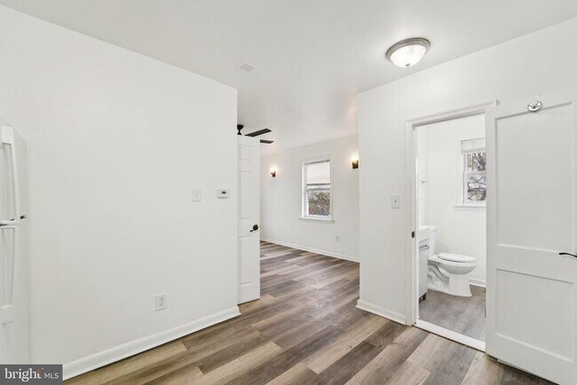 Building Photo - 800 Stoll St