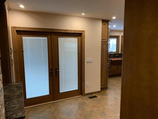 Building Photo - 20313 Vista Cir