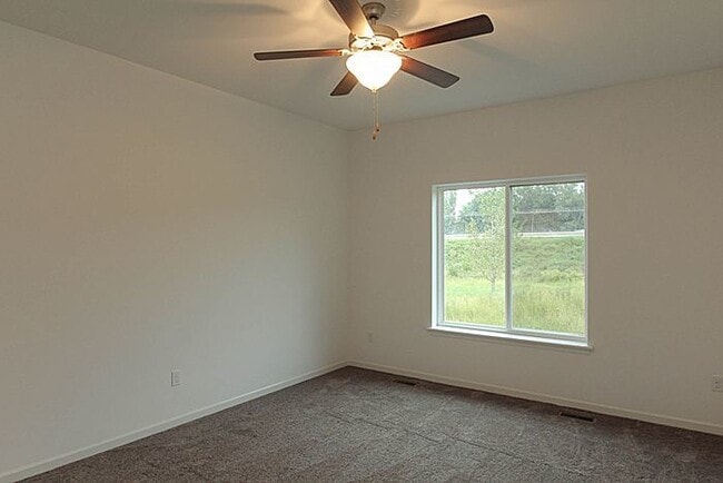 Building Photo - 1029 Manitou Trail