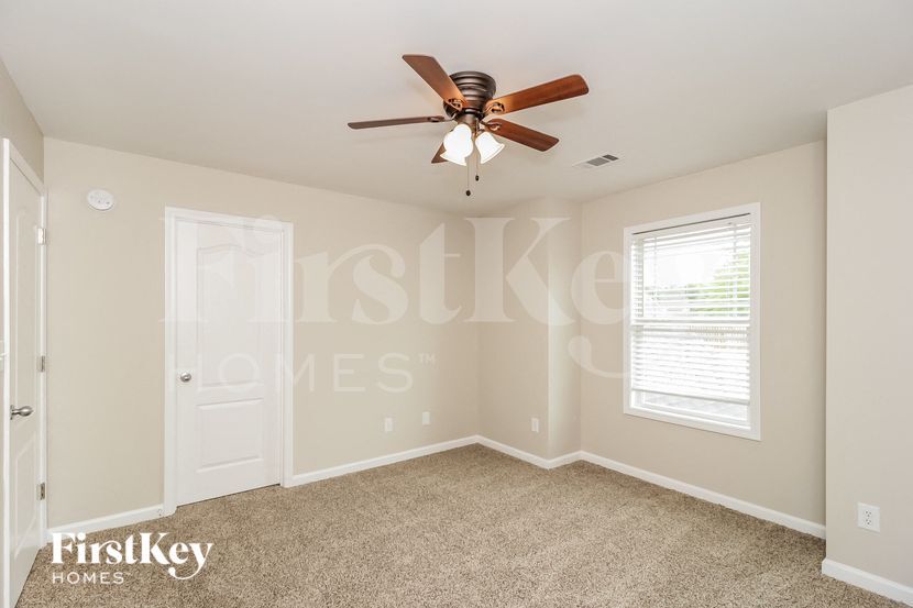 Building Photo - 36 Crown Dr