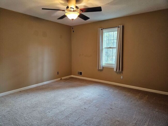 Building Photo - Harbison !!!