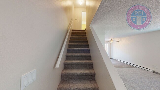 Building Photo - tuf8640
