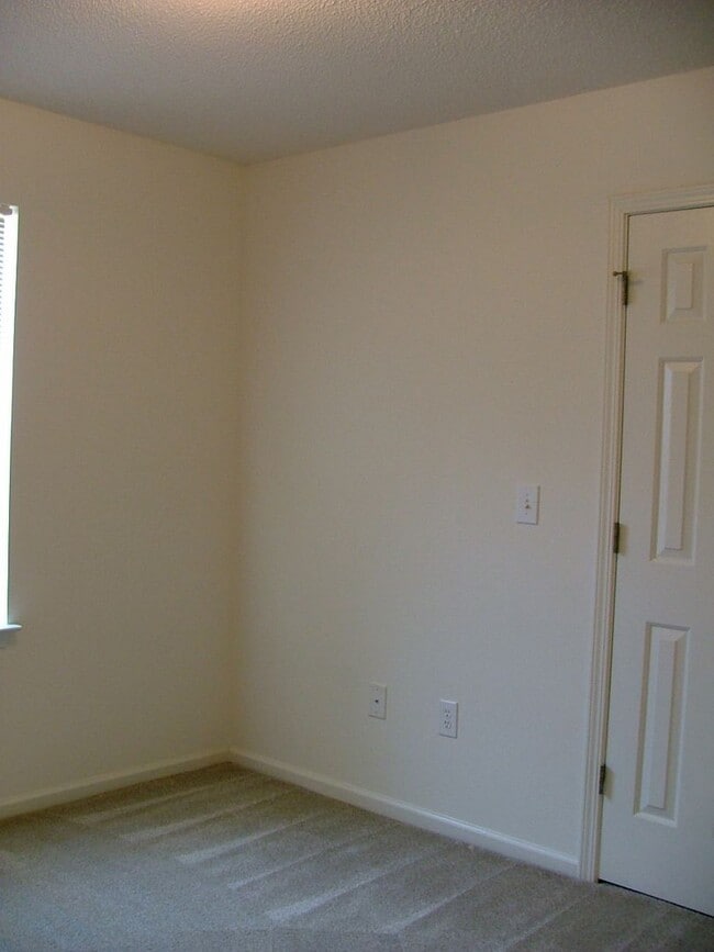 Building Photo - 101 Springwood Ln