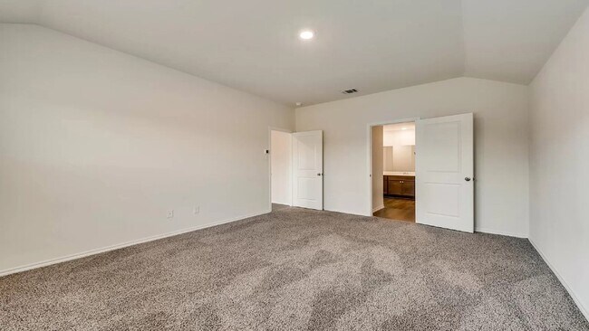 Building Photo - 972 Glover Dr