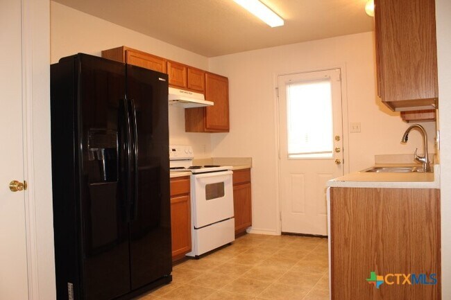 Building Photo - 5402 Lauren Lea Dr