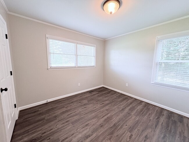 Building Photo - 4077 Brookfield Dr