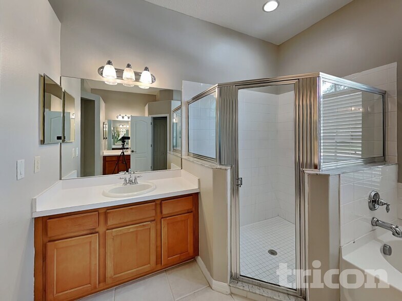 Building Photo - 14556 Edgemere Dr