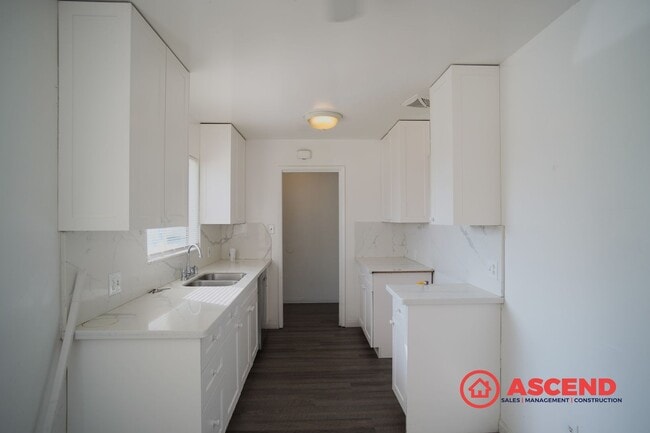 Building Photo - Charming Home in Central Bakersfield!