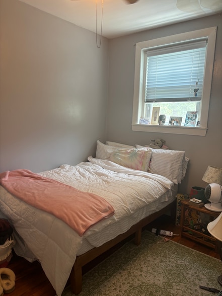 Building Photo - 55 Thatcher St