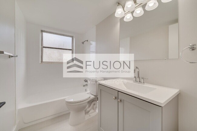 Building Photo - 921 SW 74th Terrace