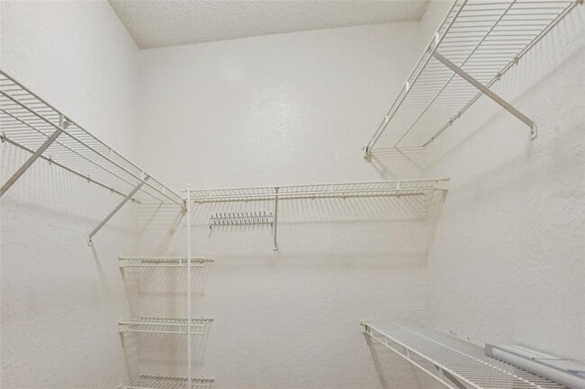 Building Photo - 18001 Richmond Pl Dr