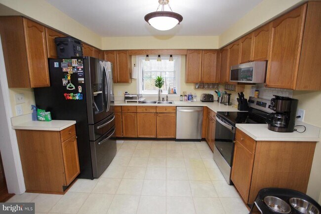 Building Photo - 8391 Miller Pl