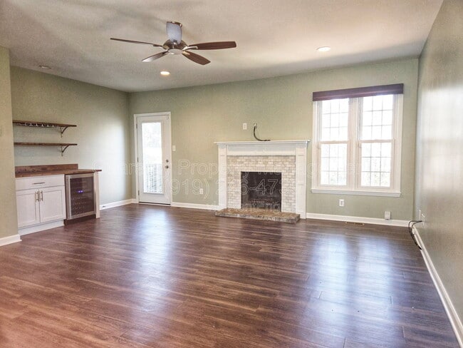 Building Photo - 6241 Waterside Ln
