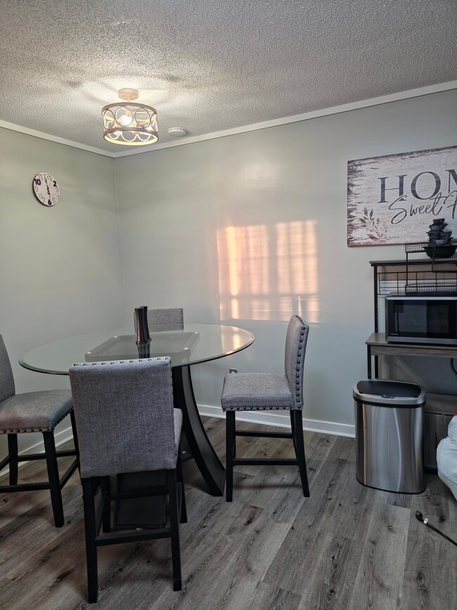 Building Photo - 1555 Lyons Center Rd