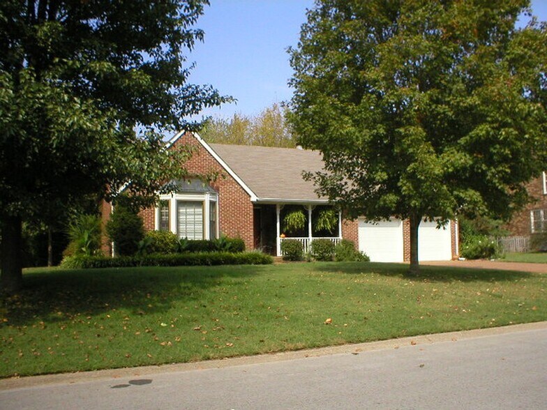 Building Photo - 1400 Kinnard Dr