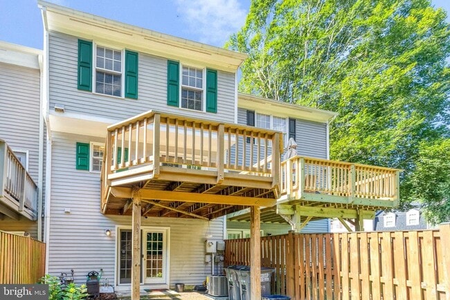 Building Photo - 3944 Pepperidge Ct