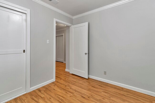 Building Photo - 520 Dawkins Dr