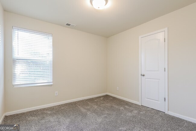 Building Photo - 12026 Quail Dr