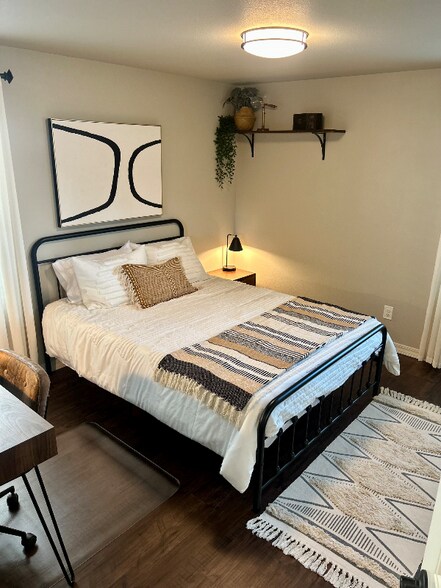 Building Photo - 2225 Breyman St NE