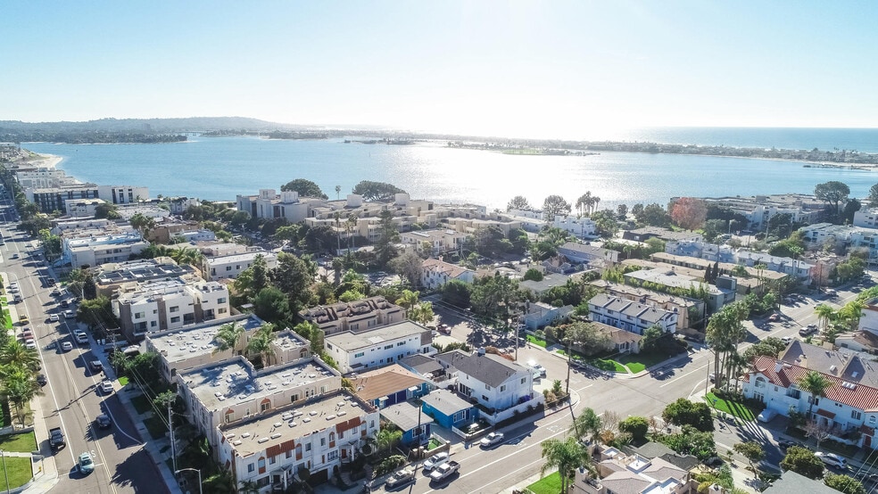 Building Photo - 1401 Pacific Beach Dr