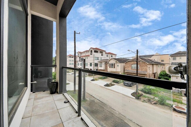 Building Photo - 1512 Malone St