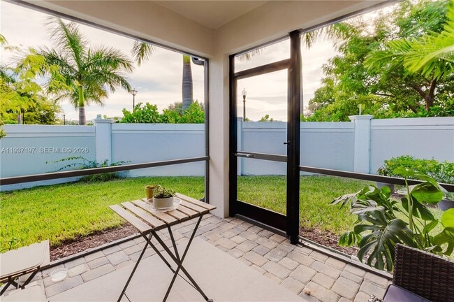 Building Photo - 3001 Hibiscus Ave