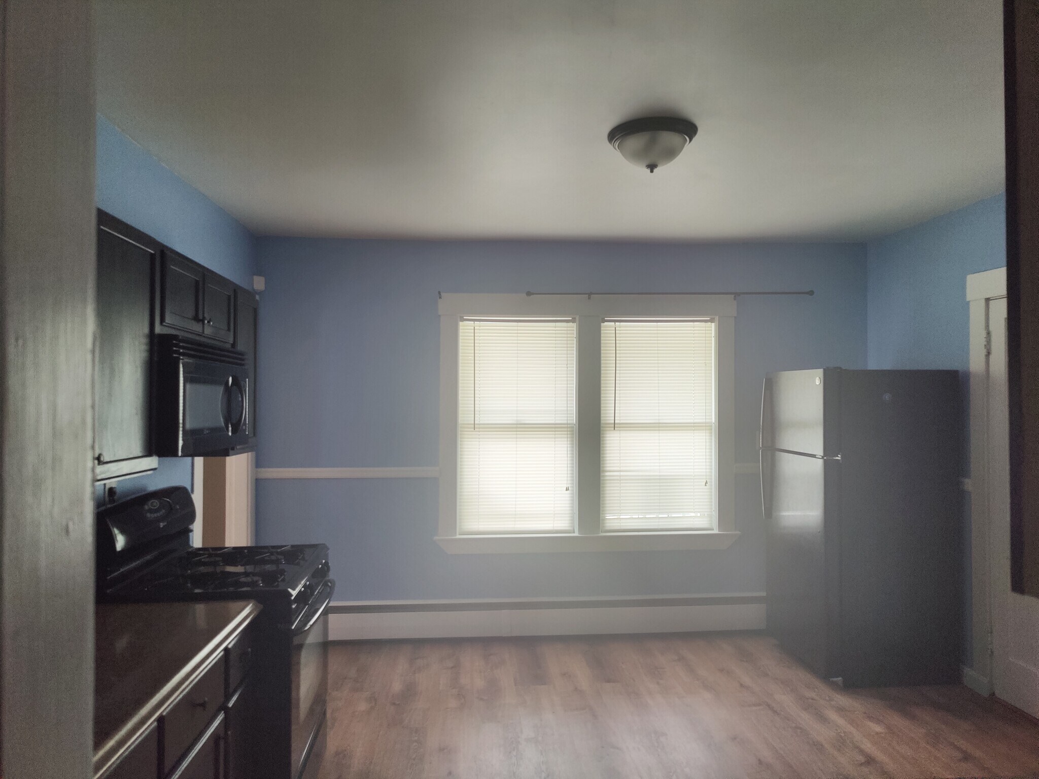 Building Photo - 143 Charles St